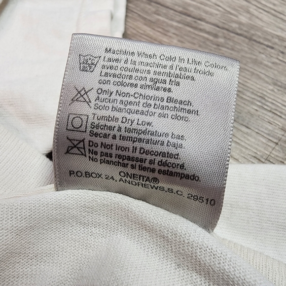 HOOTERS Fire Department Graphic White T Shirt Distressed Men's Large - Picture 13 of 14